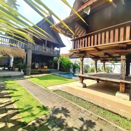 Balinese property comprising 2 houses, garden, swimming pool and adjoining ...