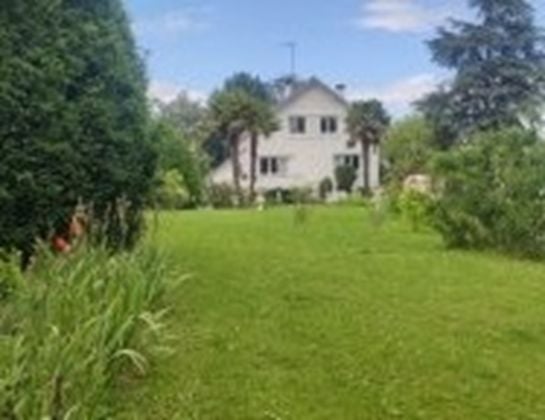  4,877 sqm Property with Development Potential – Bernes-sur-Oise