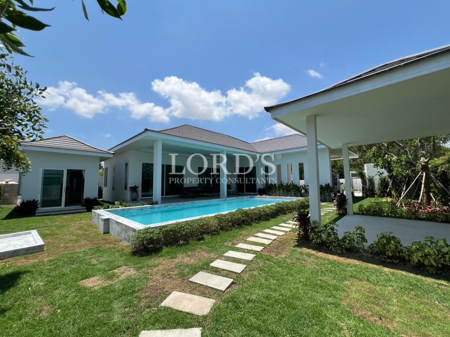 Brand New Luxury 4 Bed Room Pool Villa (ready to  move )