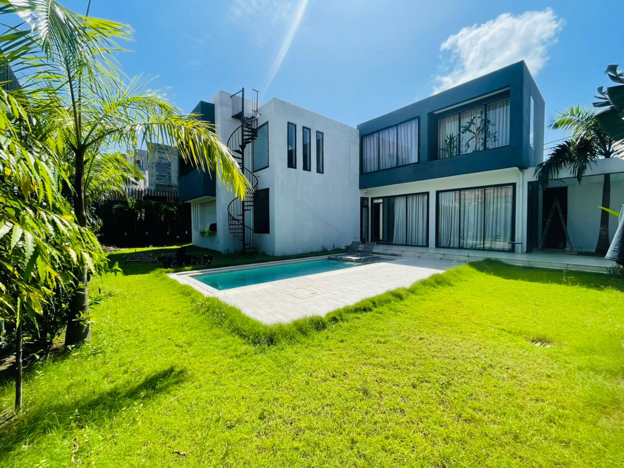 Vente Villa duplex 5 pièces + piscine Riviera palmeraie 