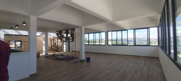 ANKORONDRANO - BUILDING WITH GENERATOR, PREMISES FROM 134 M² TO 1000 ...