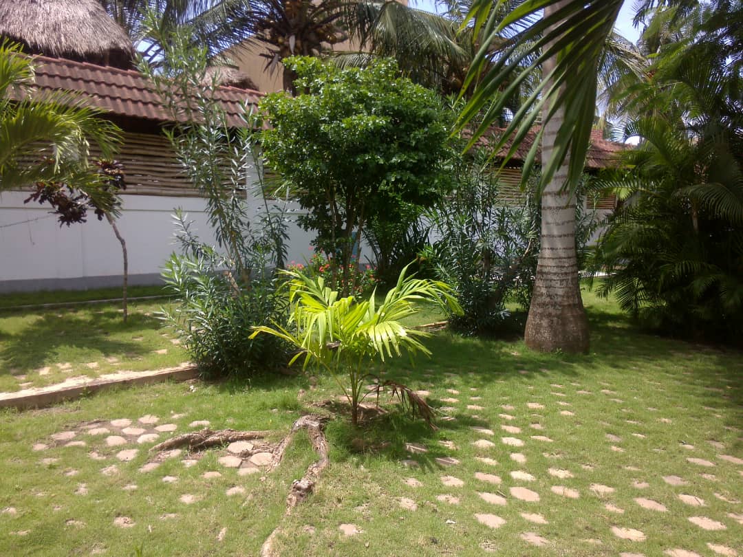 Villa duplex meublée à piscine, à louer Bé Klikamé