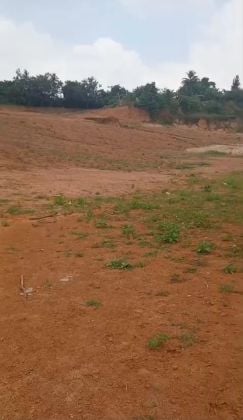 Vente d'un terrain de 400m2 a cocody riviera Abbata AB center a 20 ...