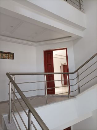 Beau et Spacieux Appartement Haut Standing neuf 