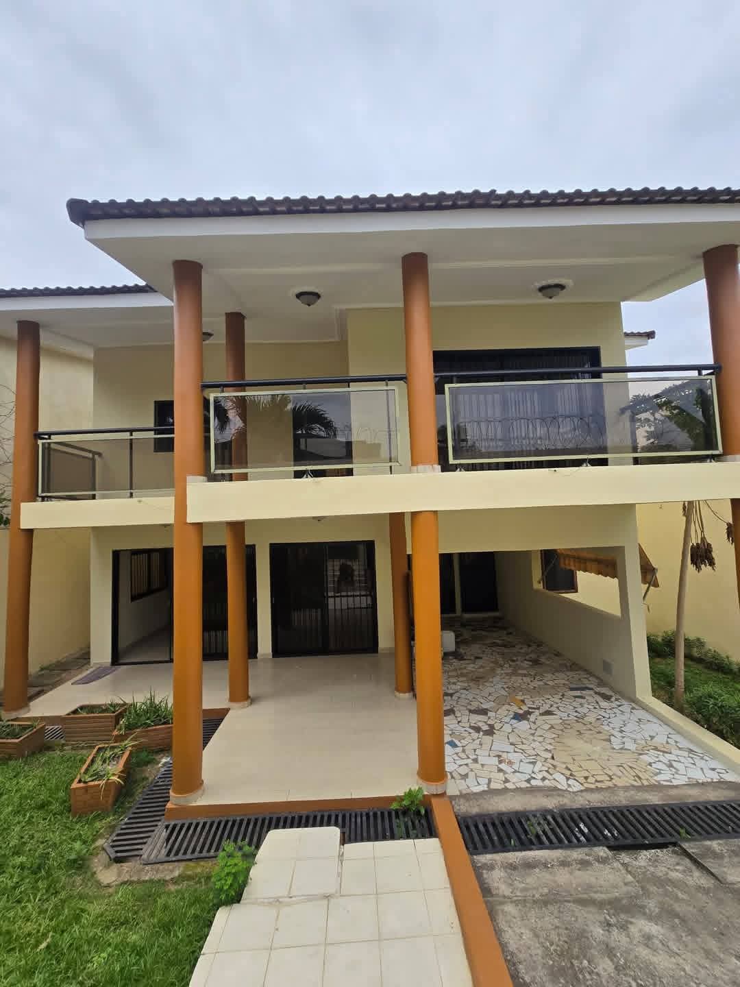 DUPLEX 06 PIÈCES À VENDRE AUX 2PLATEAUX 7ÈME TRANCHE