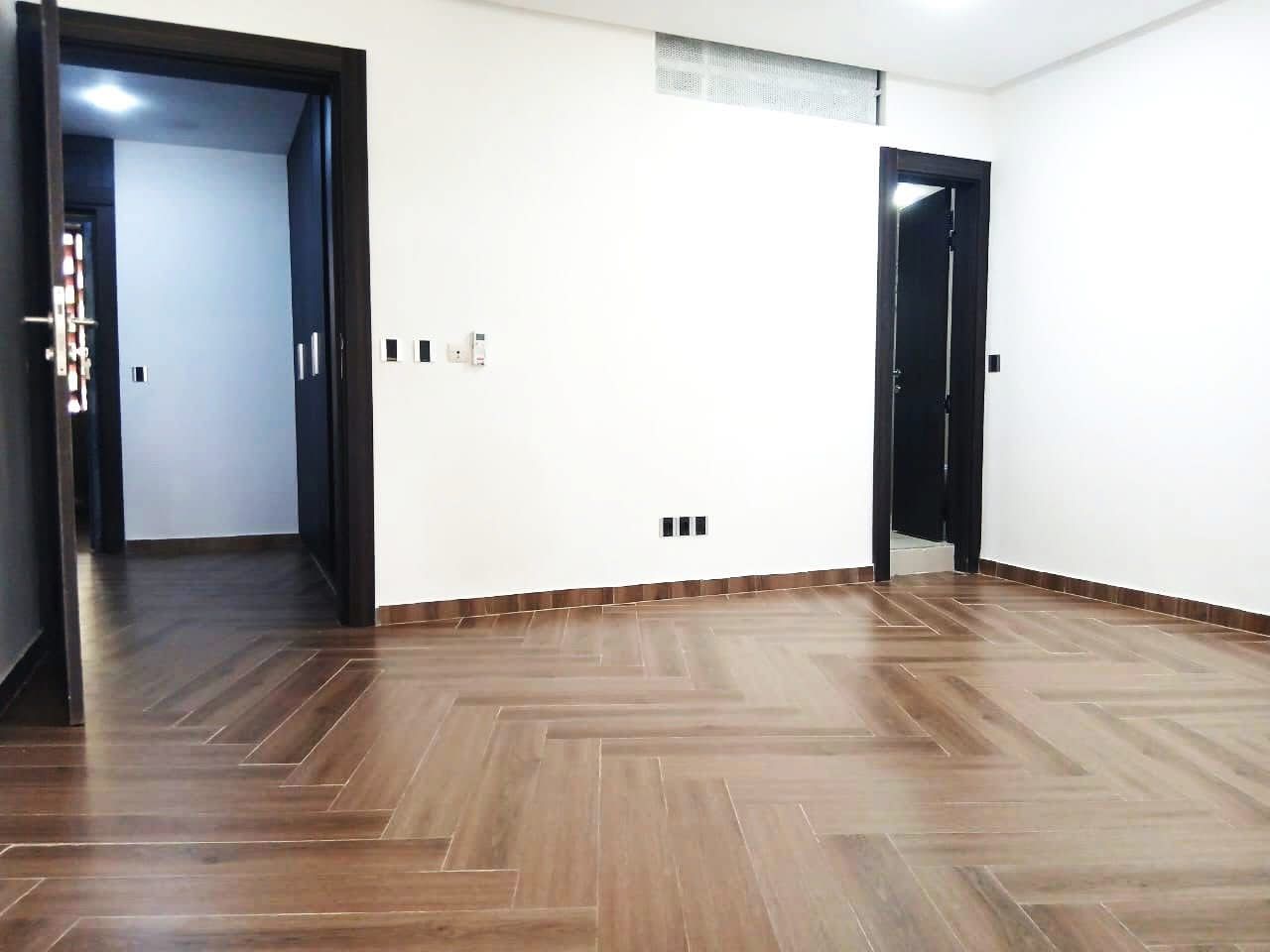 02 PIÈCES DISPONIBLE À ABIDJAN-PLATEAU