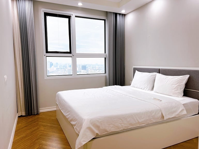 Nice, modern 2 – bedroom apartment with balcony in Cau Giay district for rent