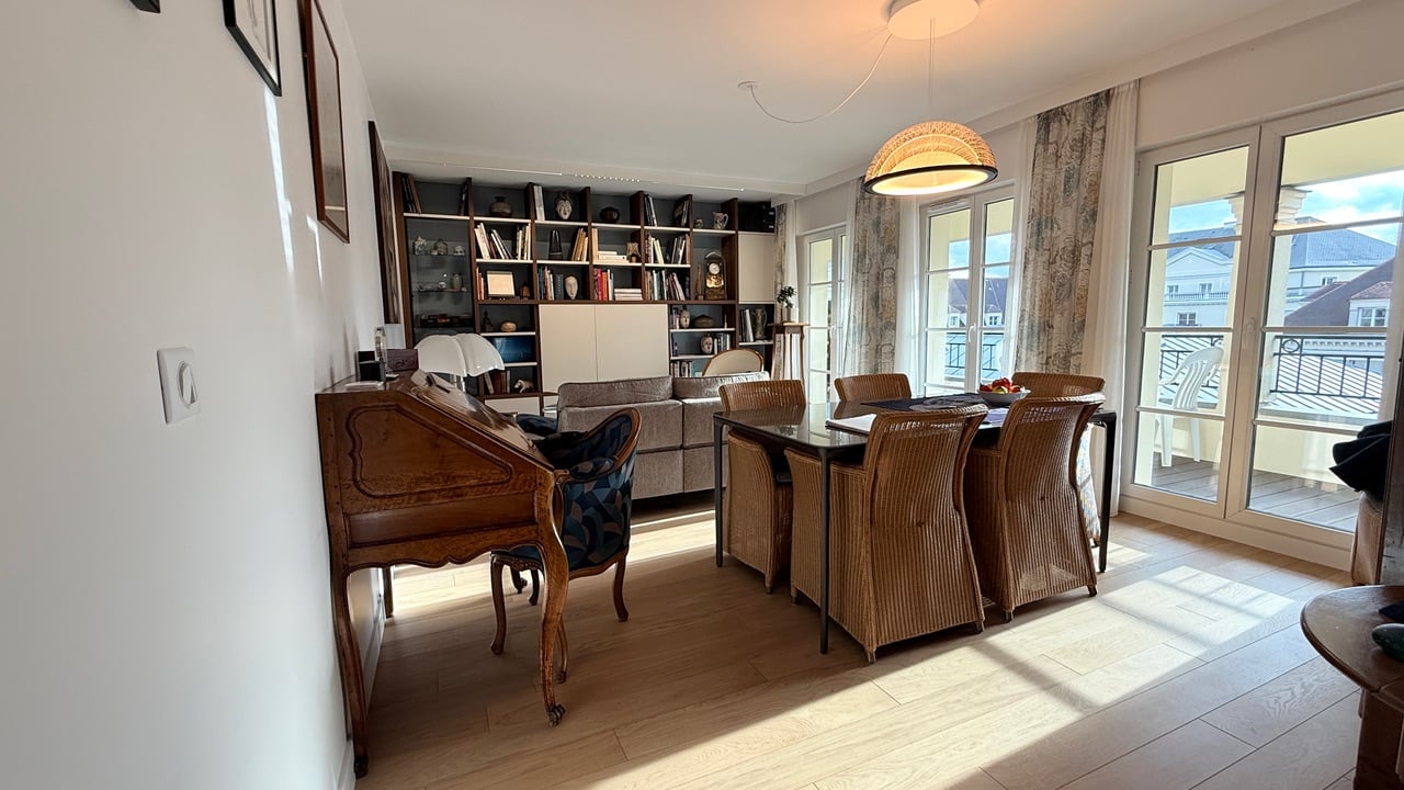 Le Plessis-Robinson – Exceptional city center apartment for sale as an occupied life annuity. A rare investment opportunity for expatriates.