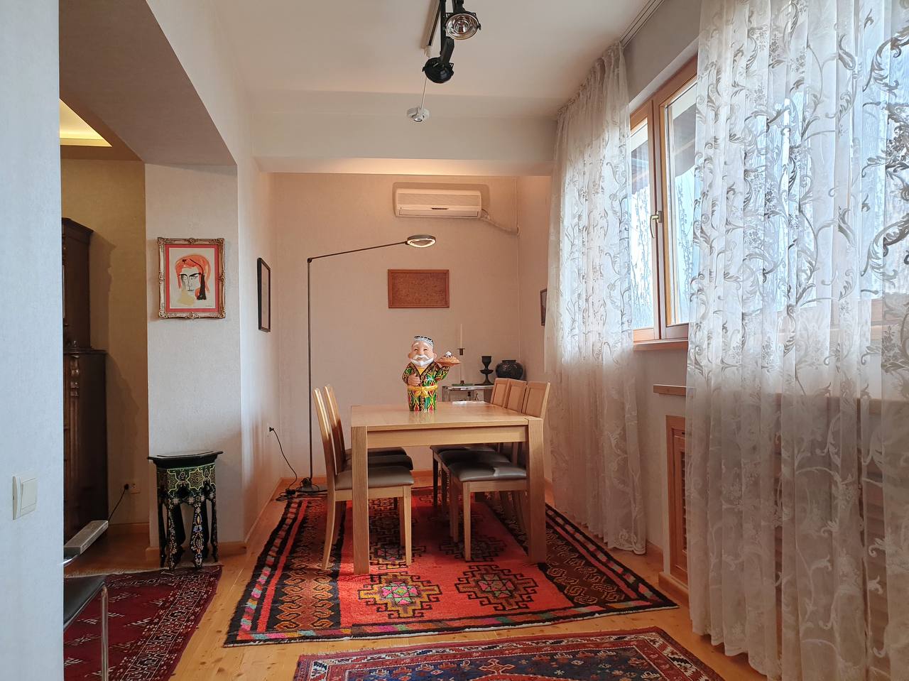 Unique 3 bedrooms apartment of 120 m2 in the city center