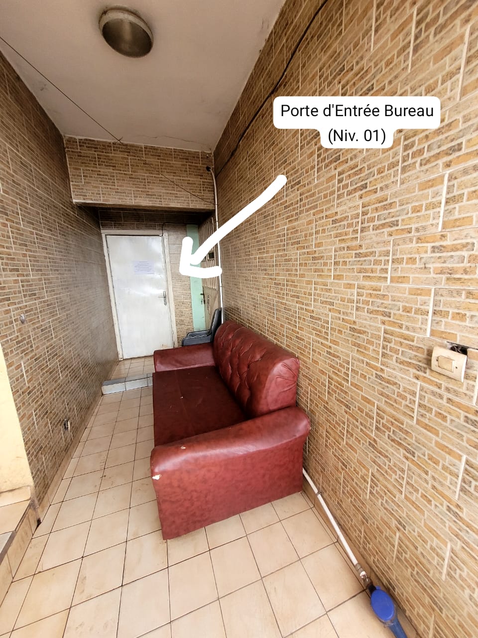 Jolie Bureau 3Pièces Bon Standing à louer à 05 minutes du Centre-Ville