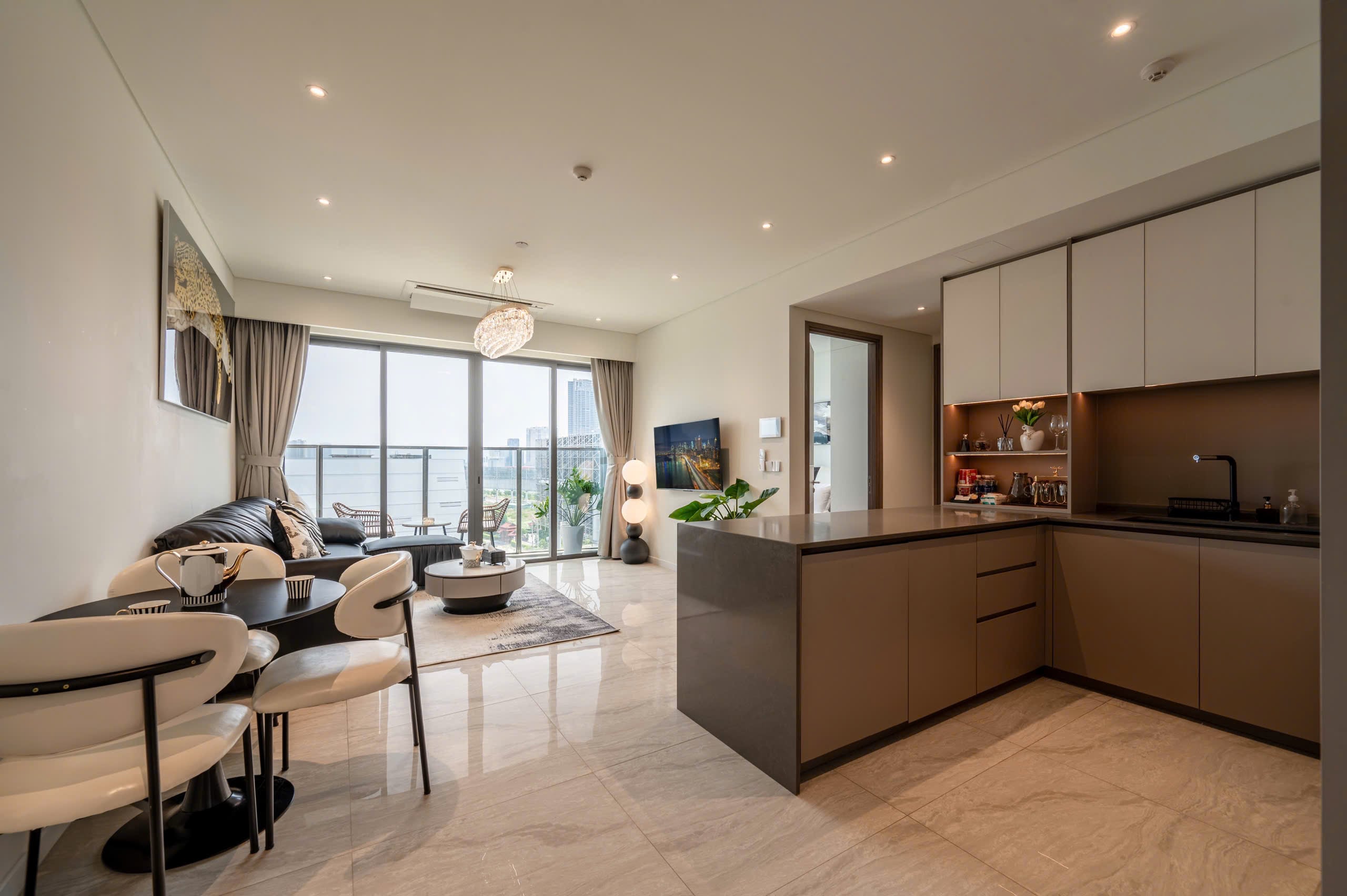 OPERA RESIDENCE - LEASE OUT 2 BEDROOM WITH NICE FURNITURE