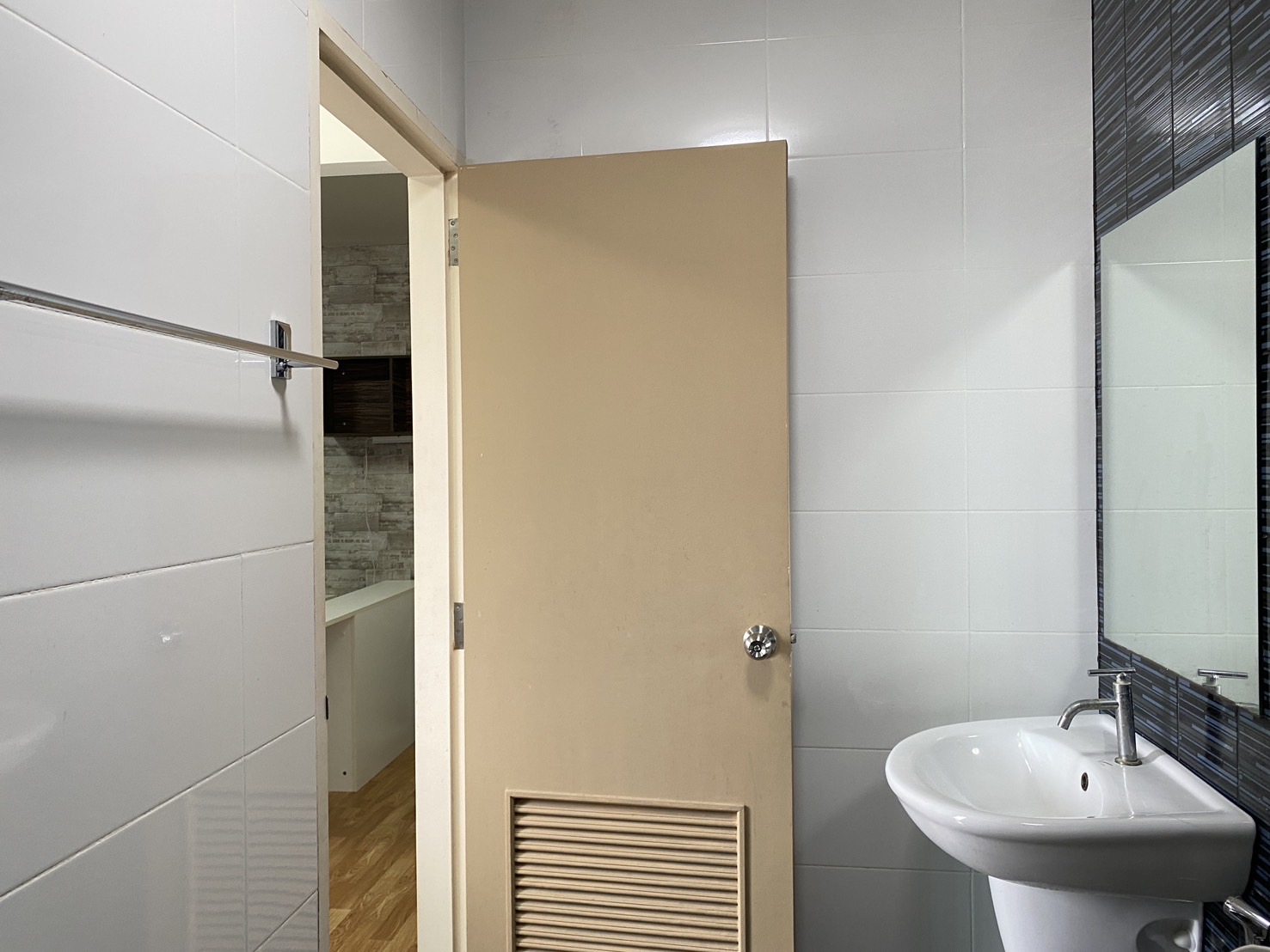 Condo for Rent  South Pattaya 8,000 baht Next to Sukhumvit Road