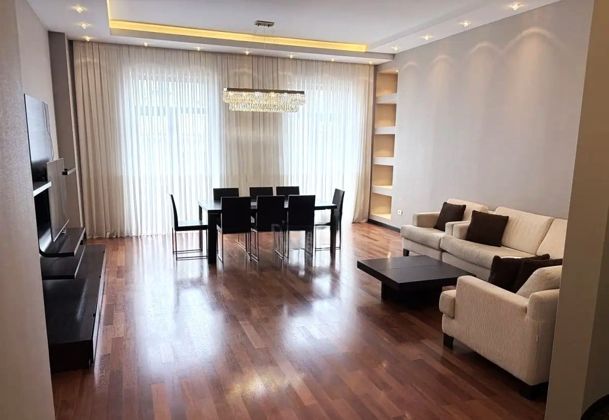 Totally 4 rooms apartment for rent in a very city. On Nizami street. 