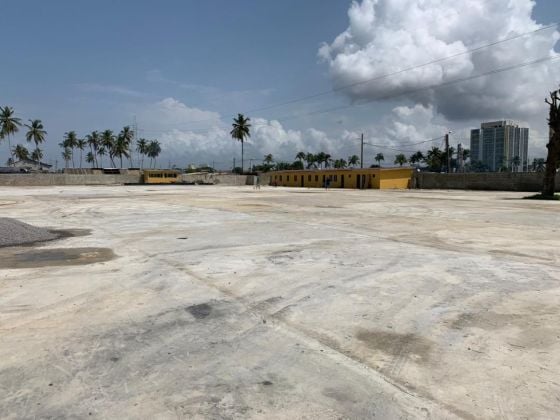 Affitto di una splendida piattaforma di 8513 m2 nella zona portuale di ...