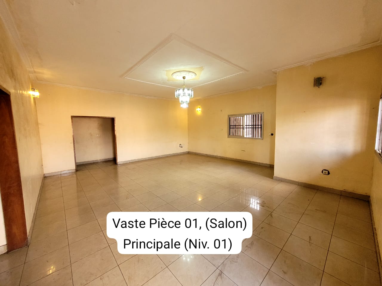 Vaste Bureau Bon Standing 7Pièces à louer à Bastos