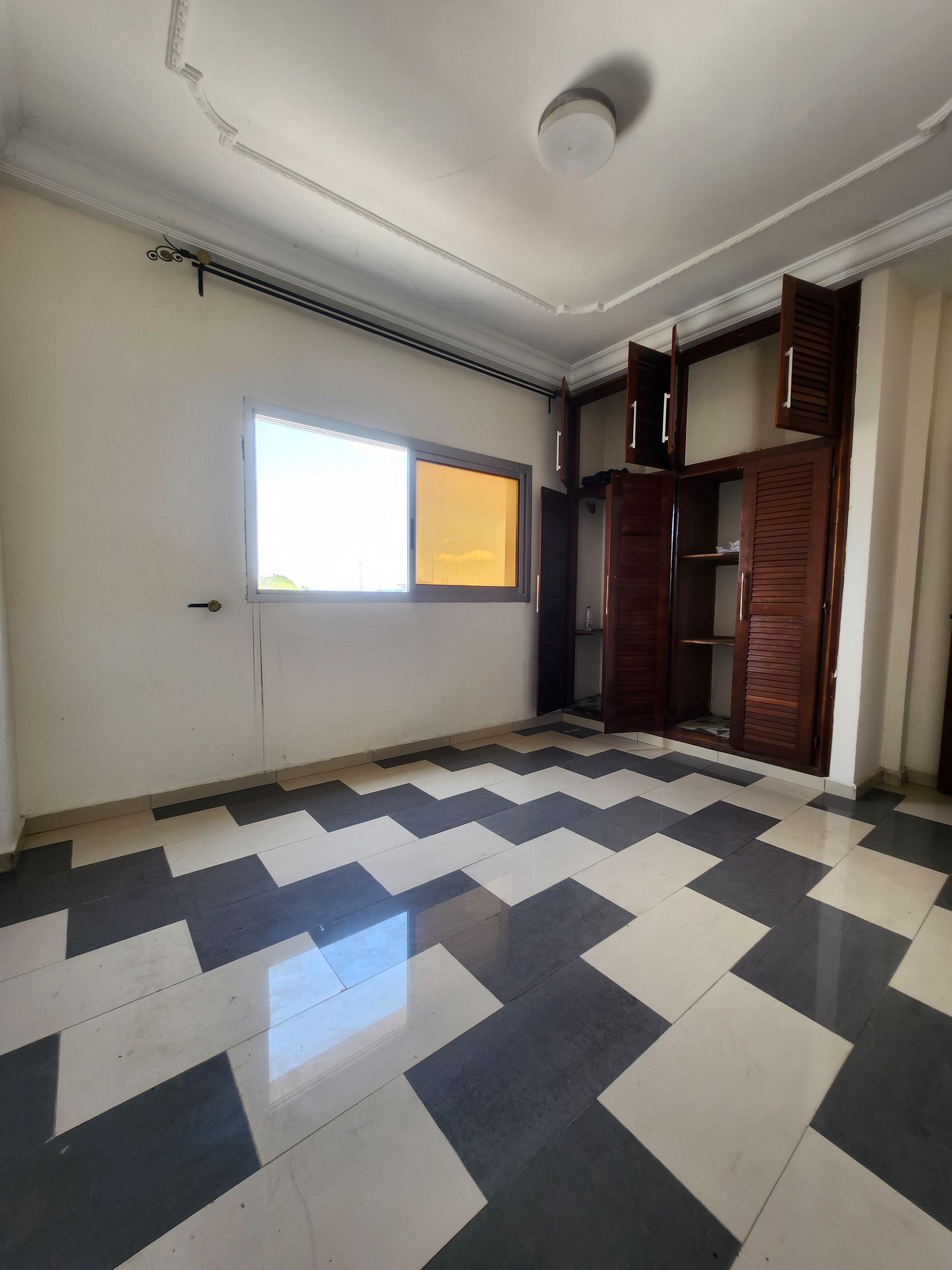 STUDIO À LOUER À AKWA