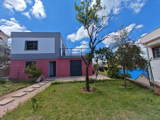 LOCATION VILLA - T5 MEUBLÉ À AMBATOBE 