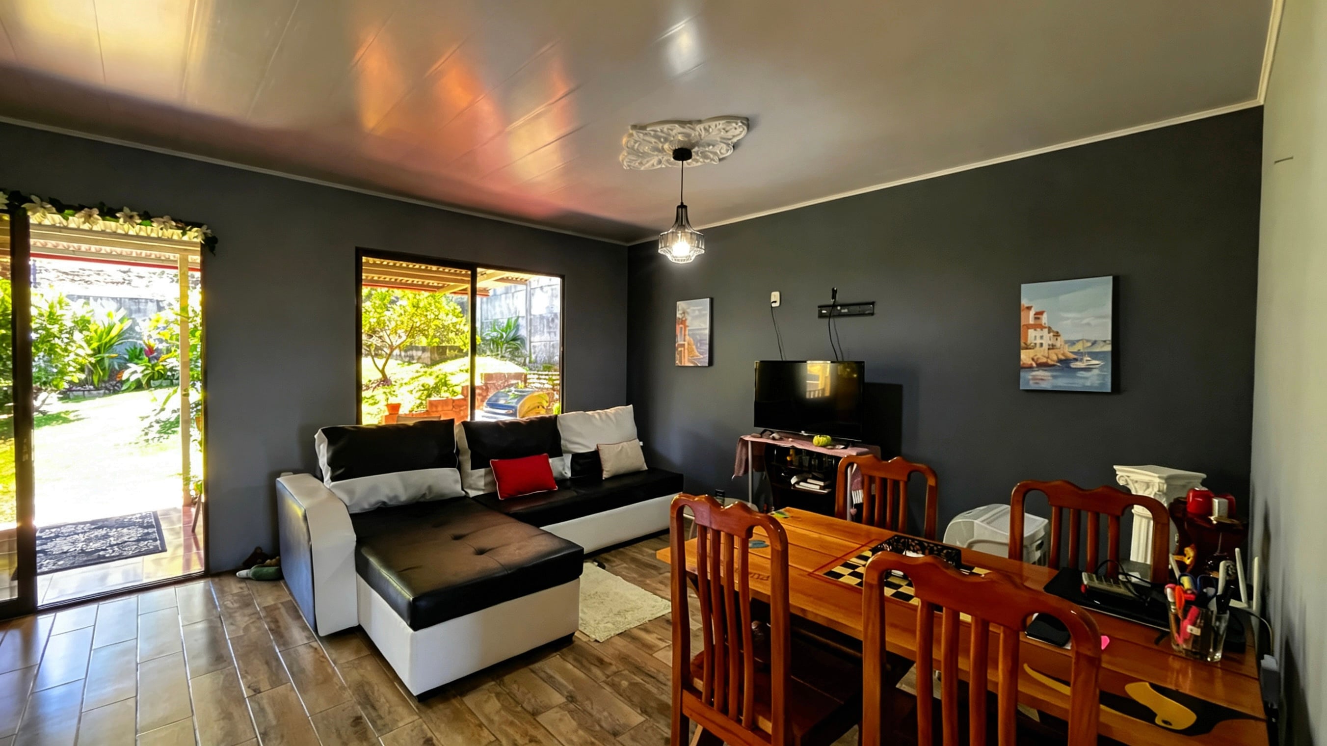 VENTA DE CASA MODERNA CON VISTAS PANORAMICAS Y SEGURIDAD EN LA BONITA DE RIVAS