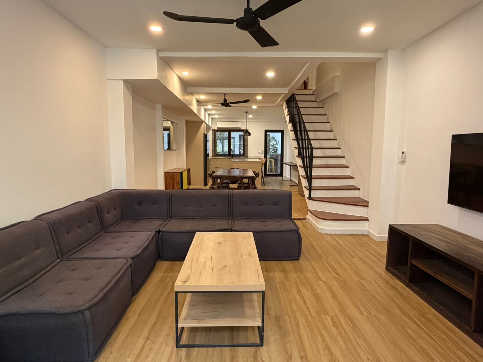 Newly Renovated indoor Patio  2 Bedrooms for Rent ✨