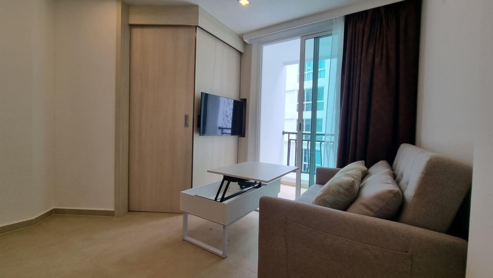 For rent! Ready-to-move-in condo in South Pattaya, 10,000 baht.