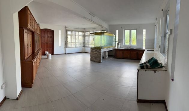 &#55357&#56393 Massive 7000 sqft Property for Rent in Vacoas – ...
