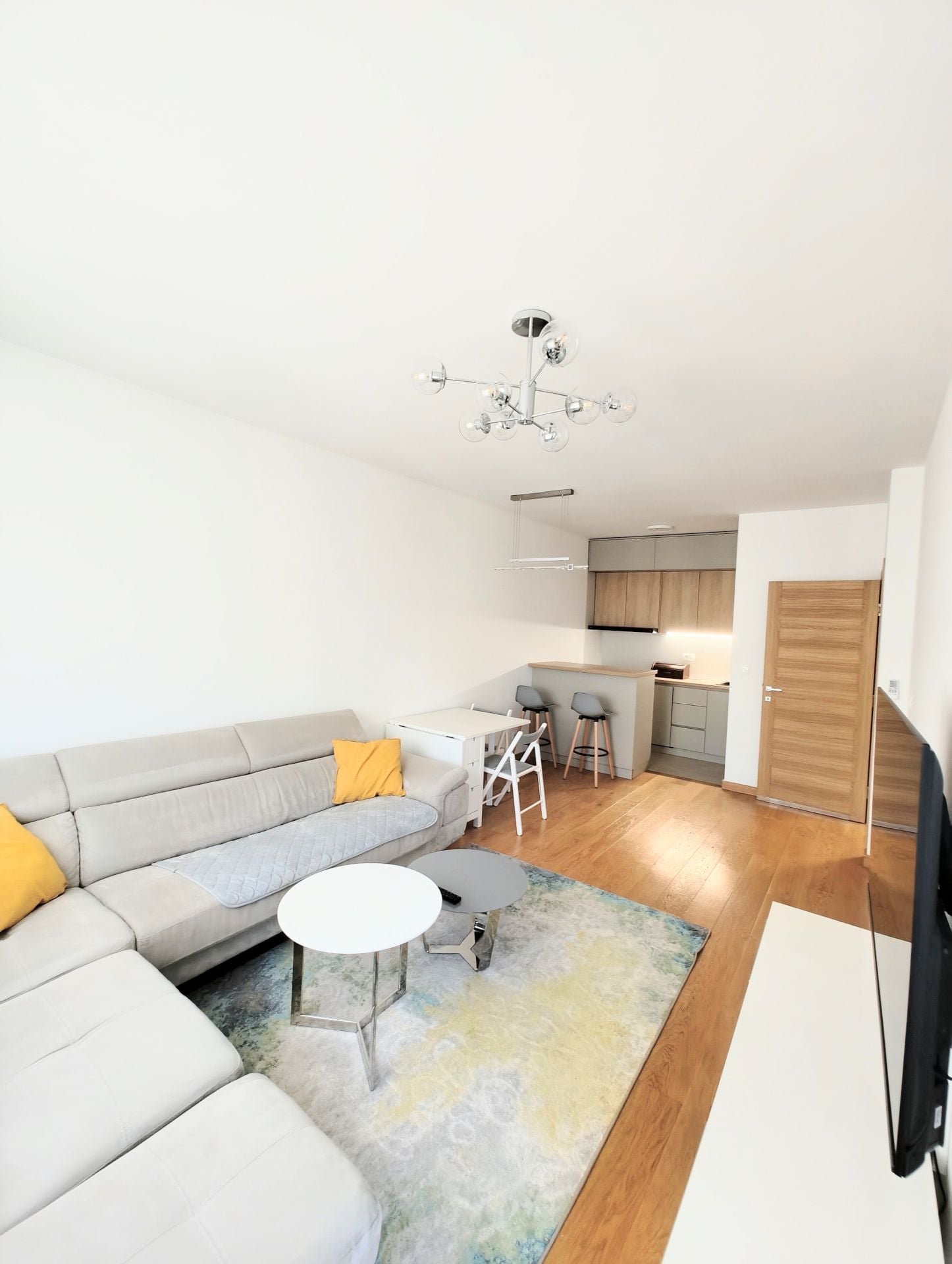 One-bedroom new fully equipped apartment 45m2 apartment in "New City"
