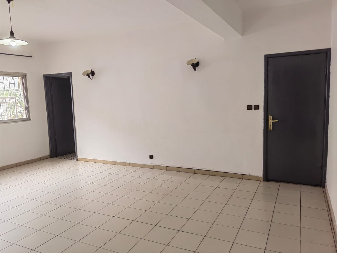 BEL APPARTEMENT DE DEUX CHAMBRES À LOUER À BONANJO
