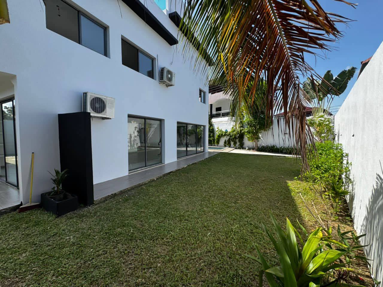 BELLE VILLA DUPLEX DE 6 PIÈCES COCODY RIVIERA 4 M'BADON