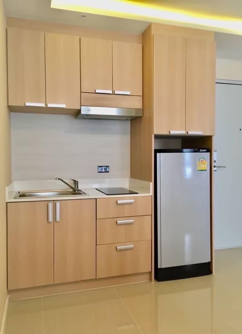 For rent Estanan Condo Pratumnak 12,000 baht 