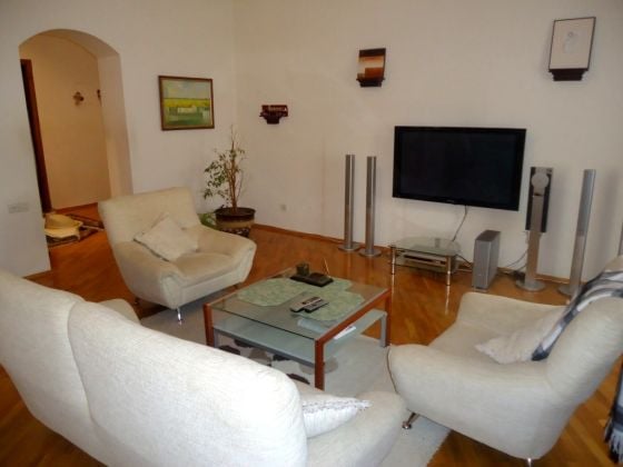 5-room apartment for rent on Samed Vurgun street, in the house opposite of ...
