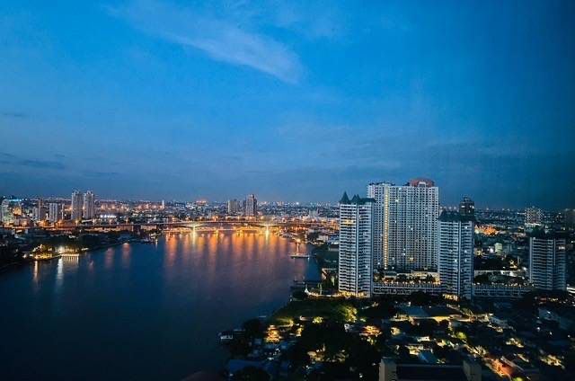 Apartamento de lujo de 3 habitaciones junto al río, cerca del colegio internacional Shrewsbury de Bangkok | 242 m² | Se admiten mascotas | Planta alta