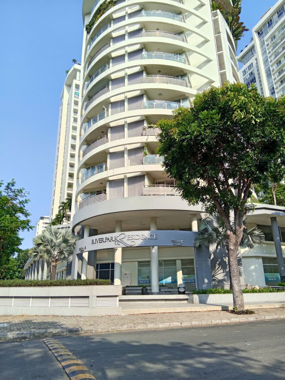 &#55357&#56613 LIVE LIKE AN EXPAT ELITE – SPACIOUS 3BR LUXURY HOME IN PHU MY HUNG | $1,600/month