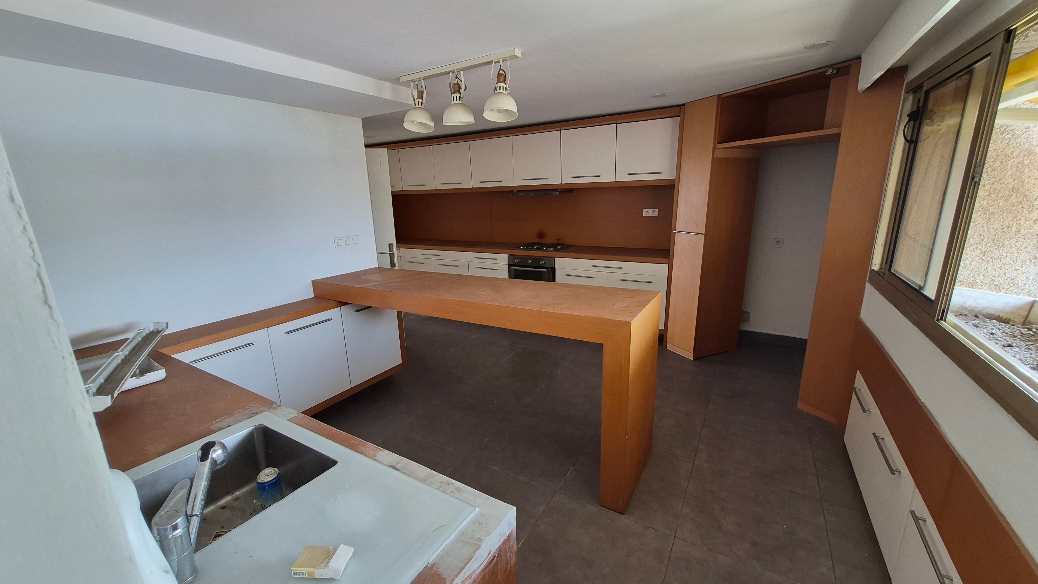 *À LOUER - APPARTEMENT DUPLEX 4 CHAMBRES - CENTRE-VILLE*