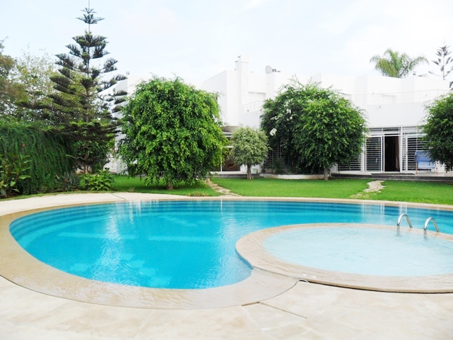 Villa neuve haut standing à louer au quartier Souissi