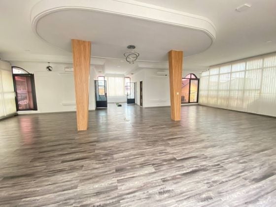 Commercial Villa for Rent on Main Road – Daun Penh