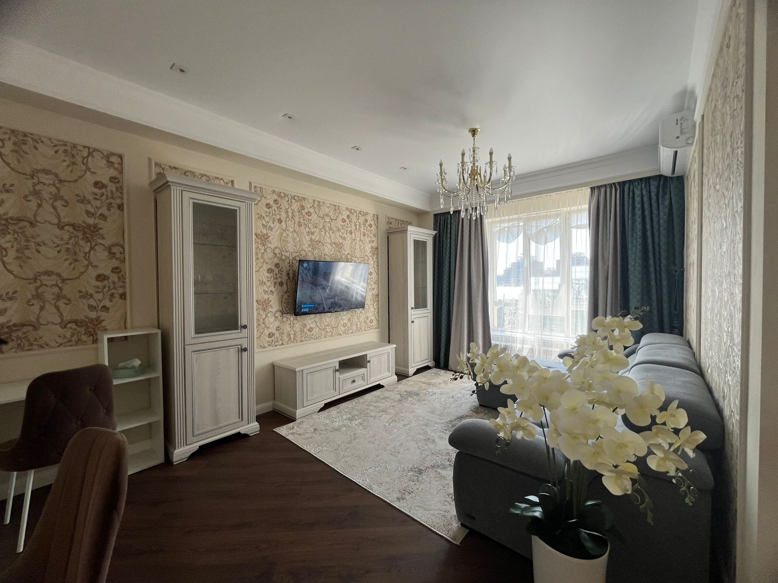 Modern Designer Apartment in Central Almaty | Mountain View | Ideal for Expats