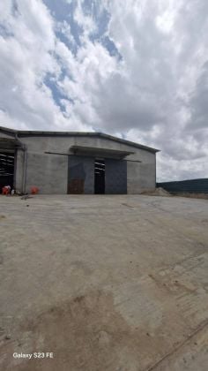 Yopougon Nouvelle zone industrielle  pk 24 location entrepôt 1600m2