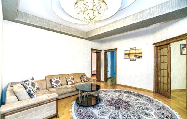 CITY CENTER!!! FOUNTAIN SQUARE!! 3 bedrooms apartment for rent in a very ...