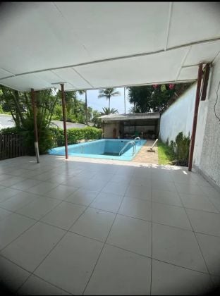 Duplex avec piscine à louer à Bonapriso Douala 