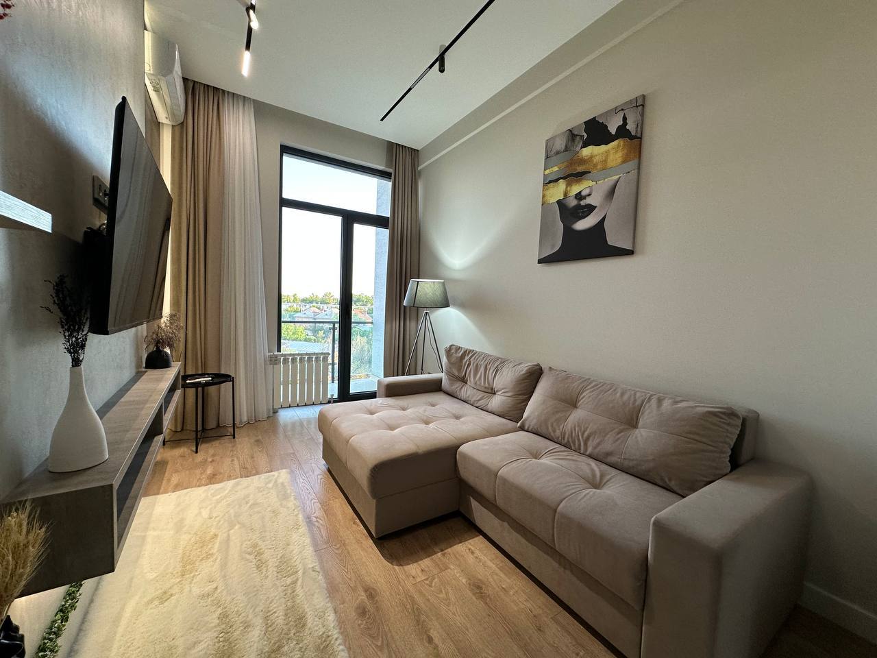 Cute 1 room apartment of 34 m2 with open balcony at «Tiara Residence»