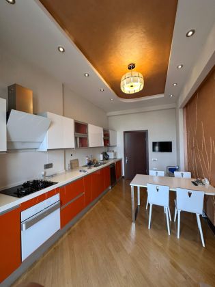 2 BDR apt close to Fountains sq & Old City