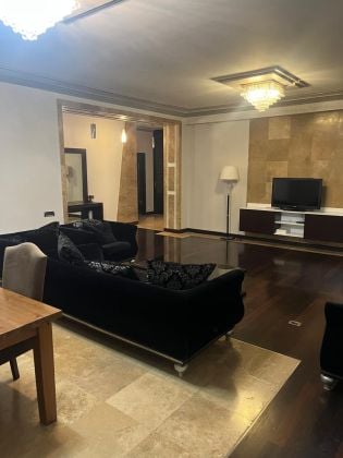 Modern 2 BDR apt close to the Old City and the boulevard