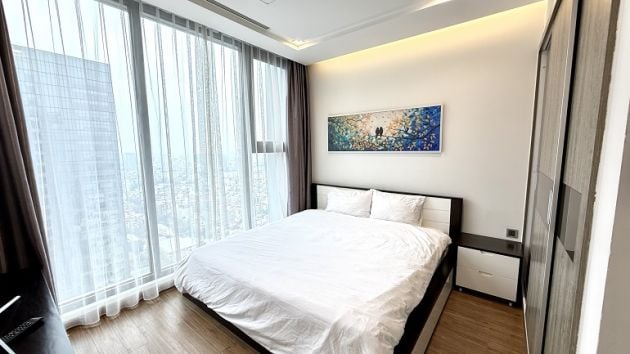 Luxury, modern 2 – bedroom apartment with balcony in Ba Dinh ...