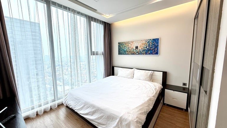 Luxury, modern 2 – bedroom apartment with balcony in Ba Dinh district for rent