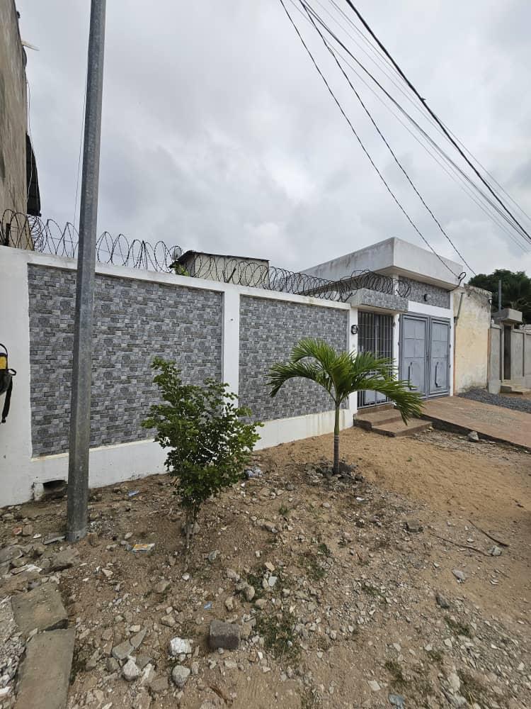 CASA EN VENTA EN AVEPOZO KPOTA