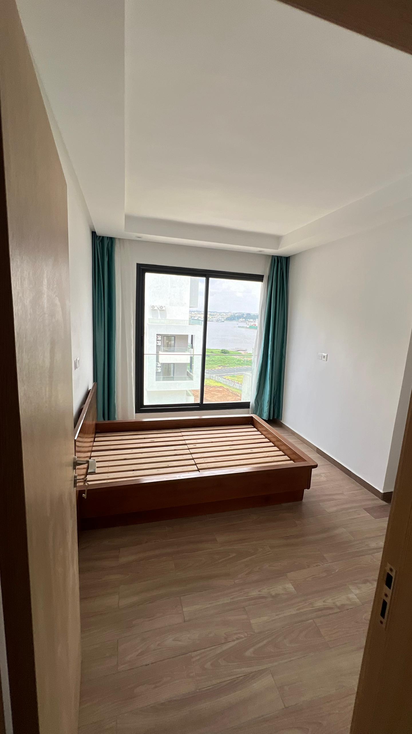 LOCATION SAISONNIÈRE, 04 PIÈCES À LOCODJORO AVEC PISCINE 