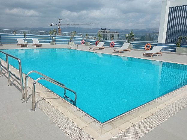 Most Luxurious, high end, NEW and fully furnished (2 and 3 ) bed room apartments with a big swimming pool.