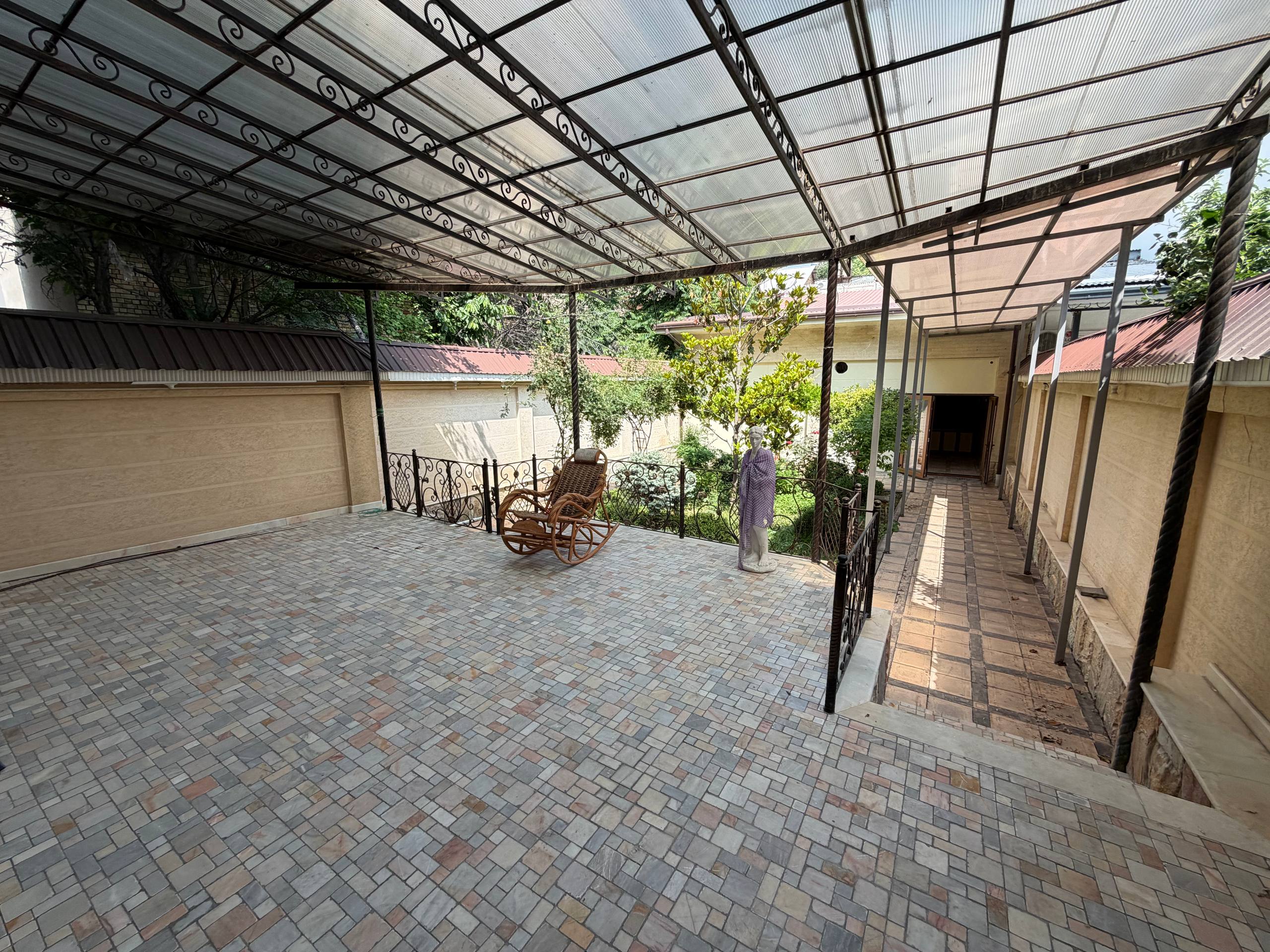 Cozy 3 bedrooms and 2 bathrooms house of 140 m2 next in the city center at "Rakat" area