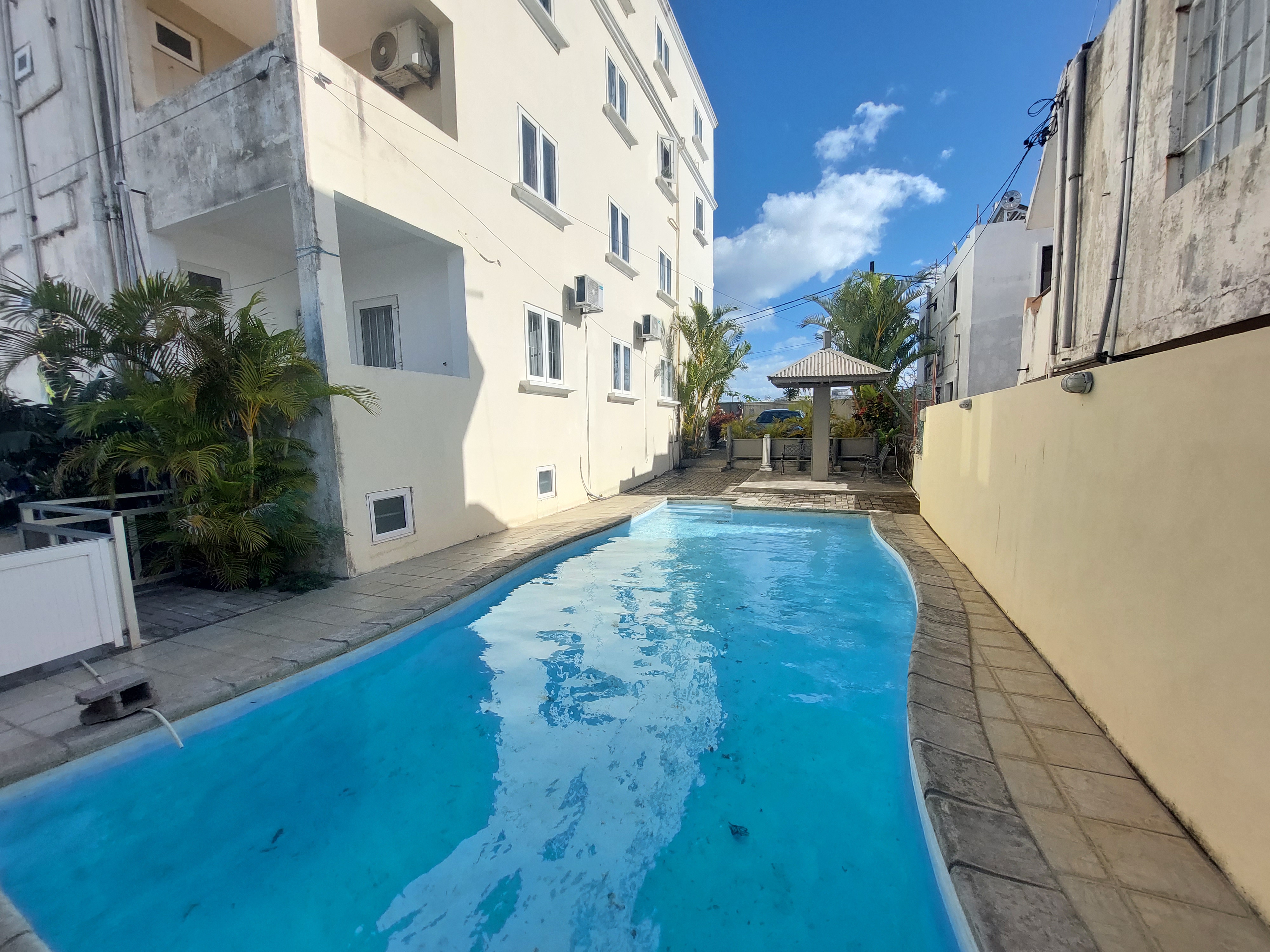 BEL APPARTEMENT AU 2ÈME ÉTAGE À LOUER À PEREYBERE