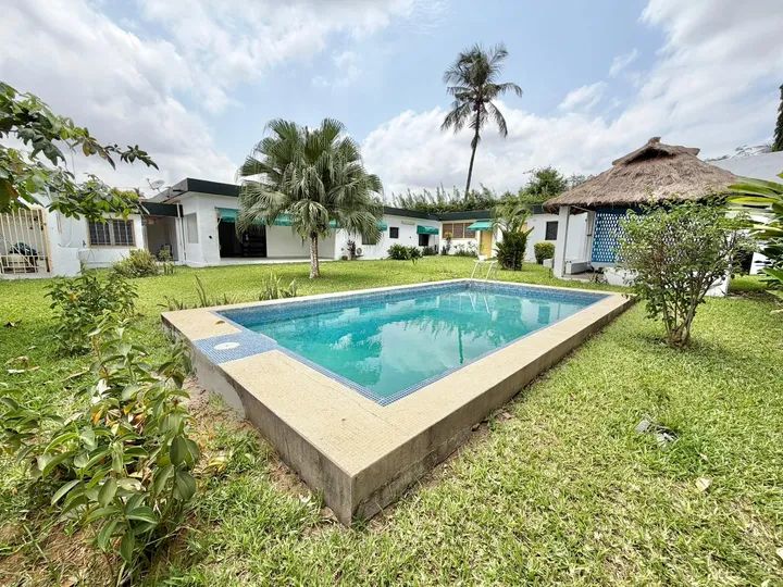 À louer 2 plateaux Villa 4 pièces + dépendance + piscine 